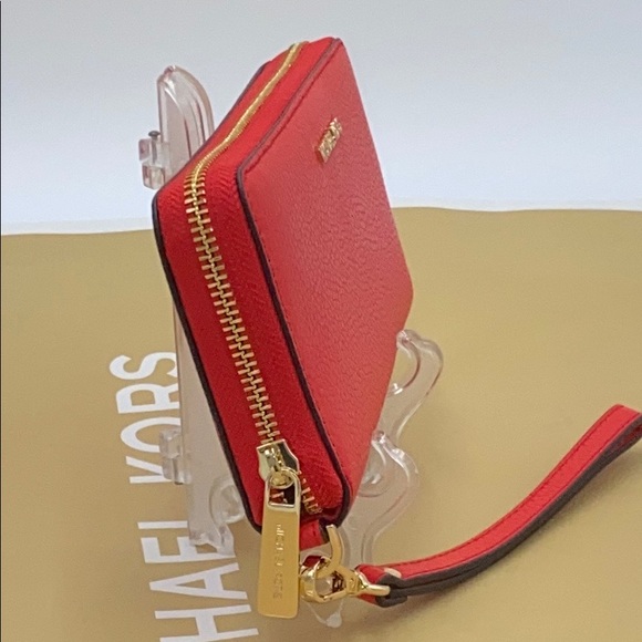 MICHAEL KORS LARGE TRAVEL CONTINENTAL DARK SANGRIA - Picture 12 of 16